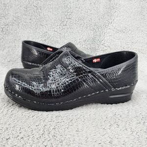 Sanita Women's Clogs Sz 8 Black Patent Leather Slip On Comfort Work Shoes